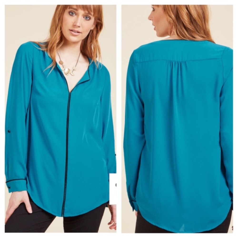 Modcloth Podcast Co-Host Long Sleeve Top in Lake